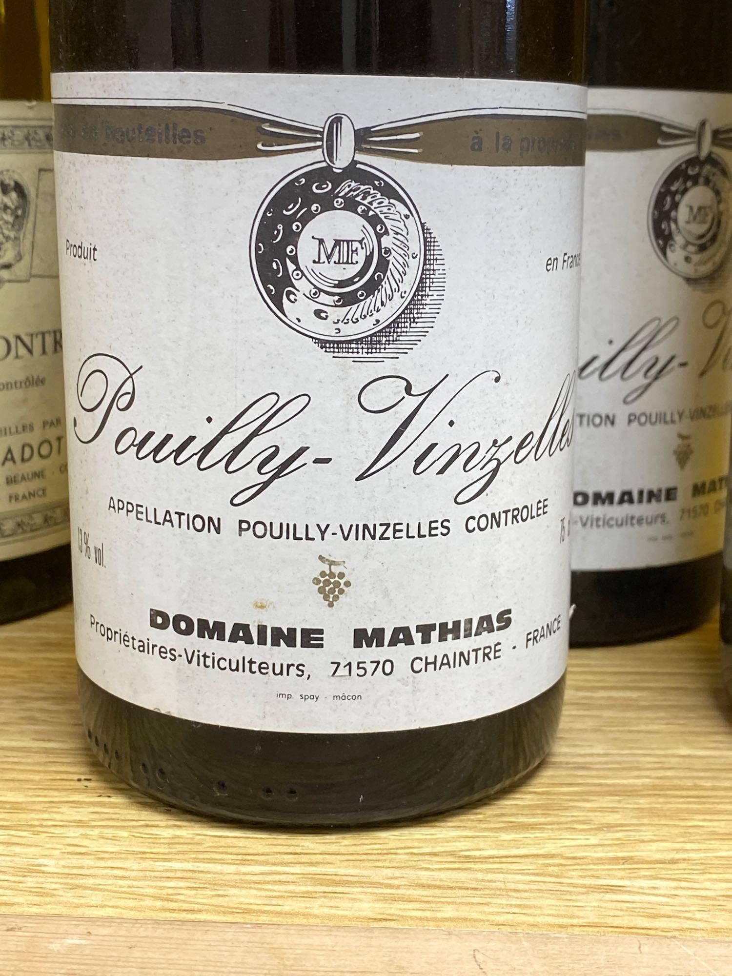 Mixed white wines, including Domaine des Chailloux Pouilly-Fume, 1985, Jean-Claude Chatelain (5 bottles),